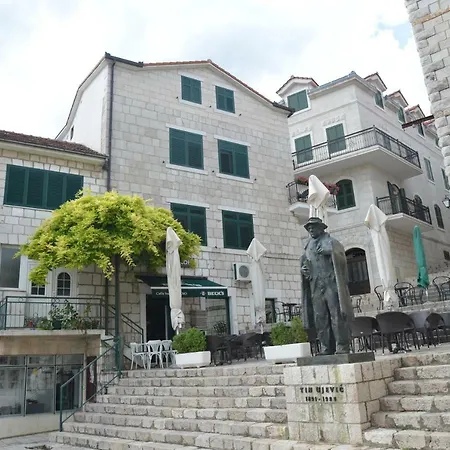 Olujic Apartment *
